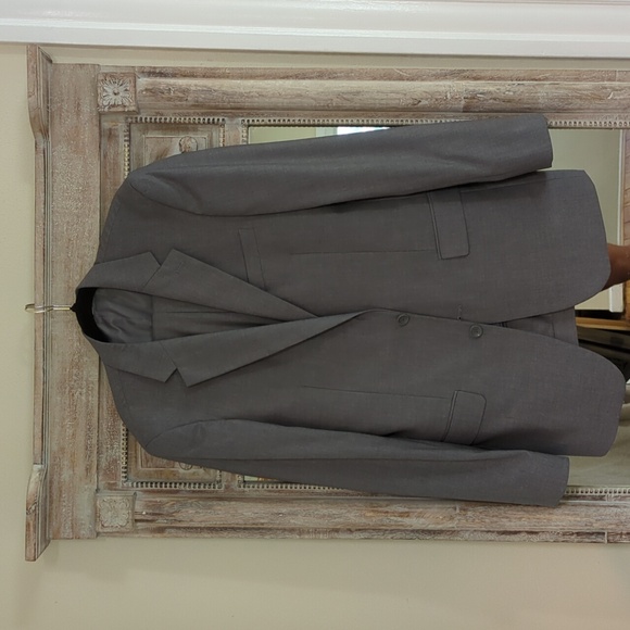 3-piece gray suit - Picture 1 of 10